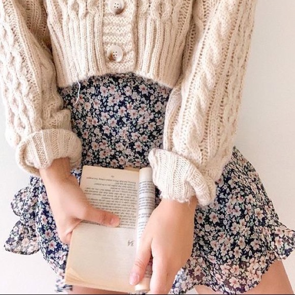 Breath of youth petals in my teacup mini skirt size small - Picture 3 of 3